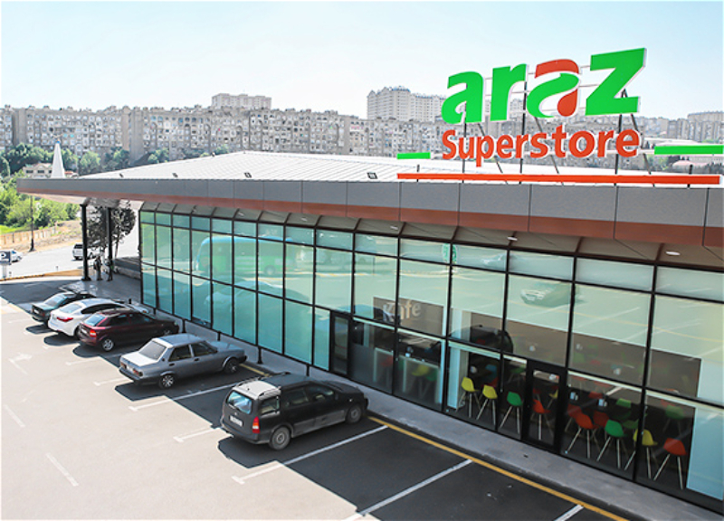 Araz Superstore-un fasadı