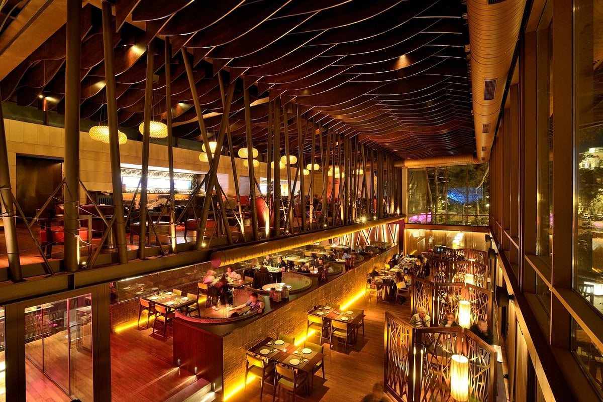 Chinar Restaurant-in panoramik interyeri