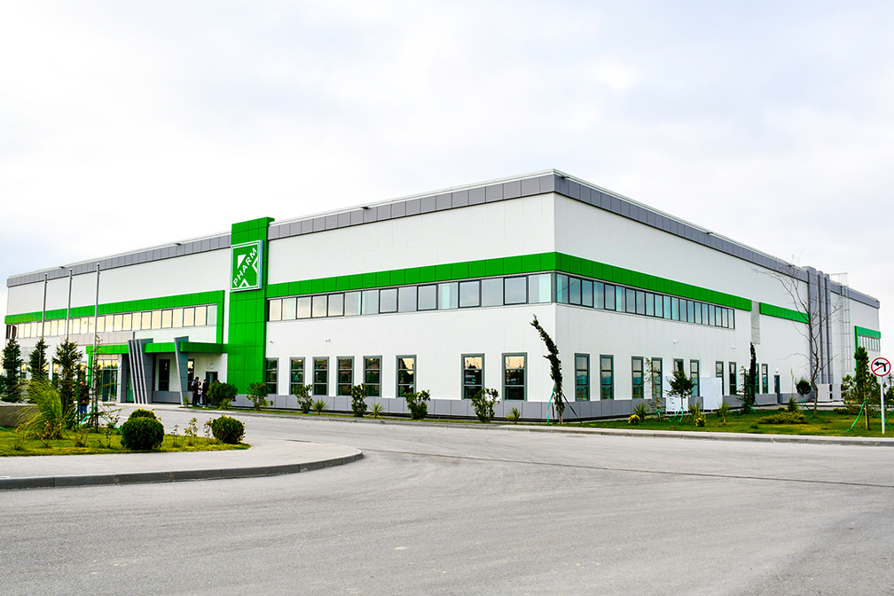 R-Pharm laboratoriya binasının fasadı